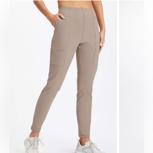 EUC Fabletics XXS Hybrid Cargo Pants - Picture 2 of 13